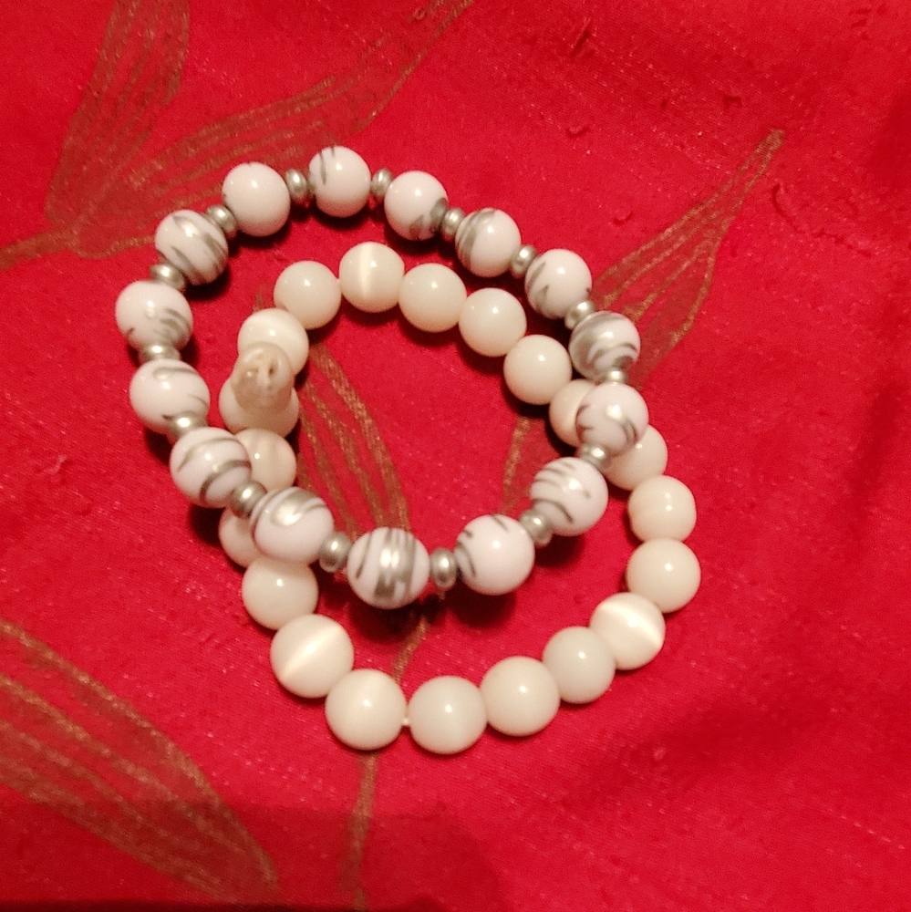 Lot of 6 beaded bracrlettes